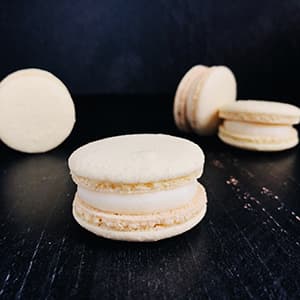 Coconut Pineapple macaron