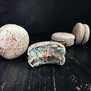 Macaron with Cookie and Cream inside