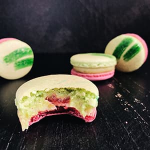 Macaron with Strawberry Pistachio inside